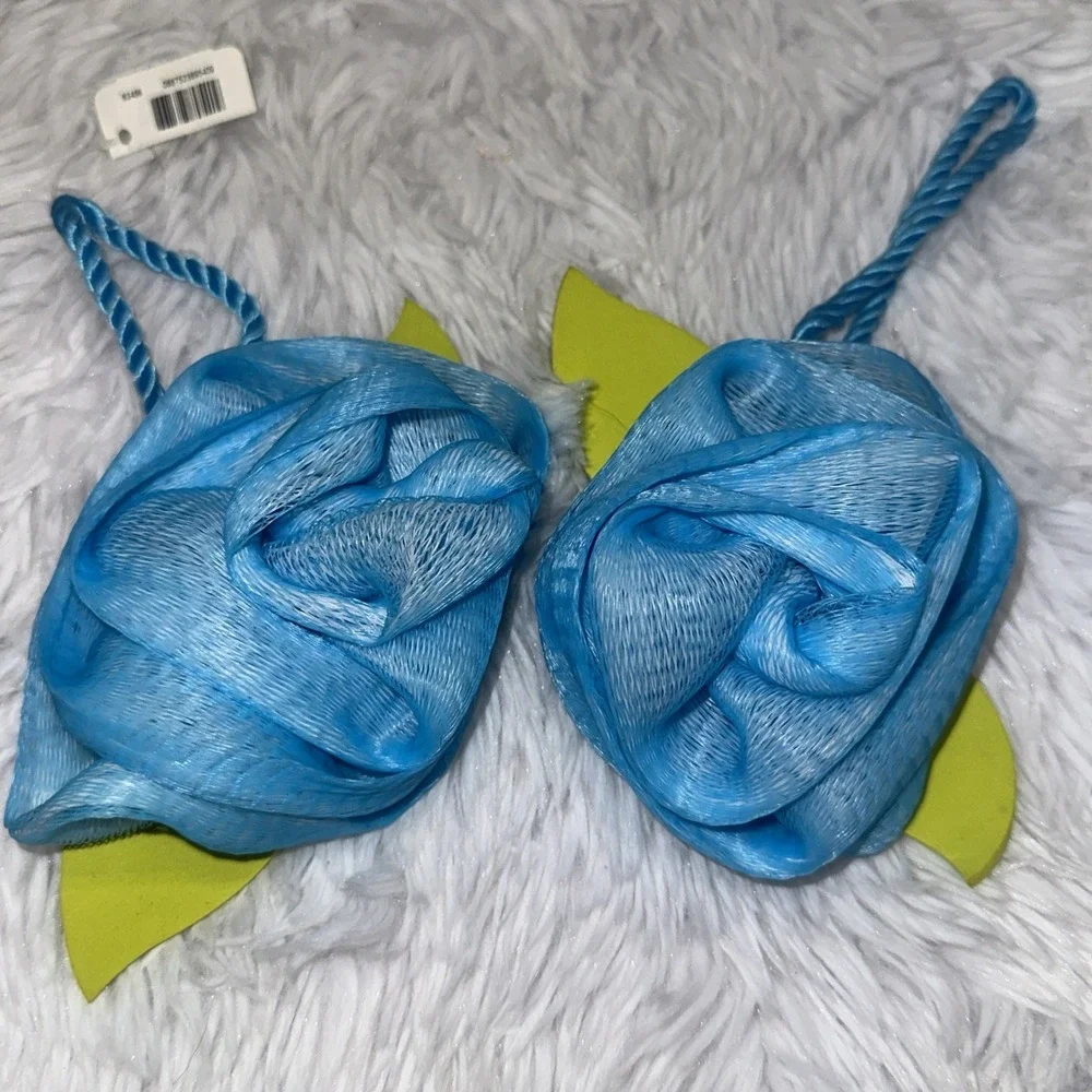 Bath & Body Works blue rose